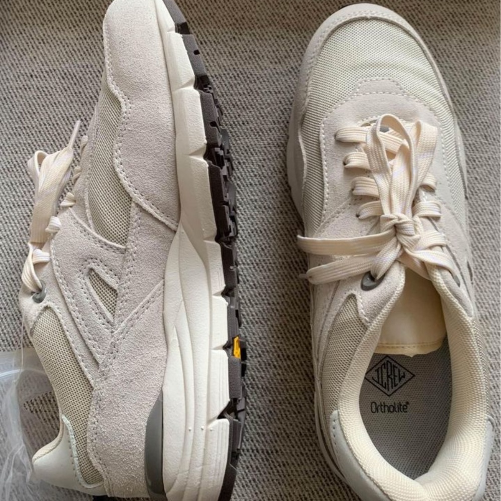 NWT New JCrew trail runner running hiking sneaker shoes vibram sole men’s size 9